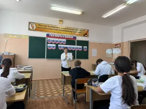 В гимназии Усть-Джегуты прошла акция «Своих не бросаем»
